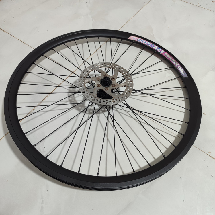 طوقه پره بندی شده دوچرخه سایز ۲۶ مدل ۳۶ پره با توپی ضامن خور